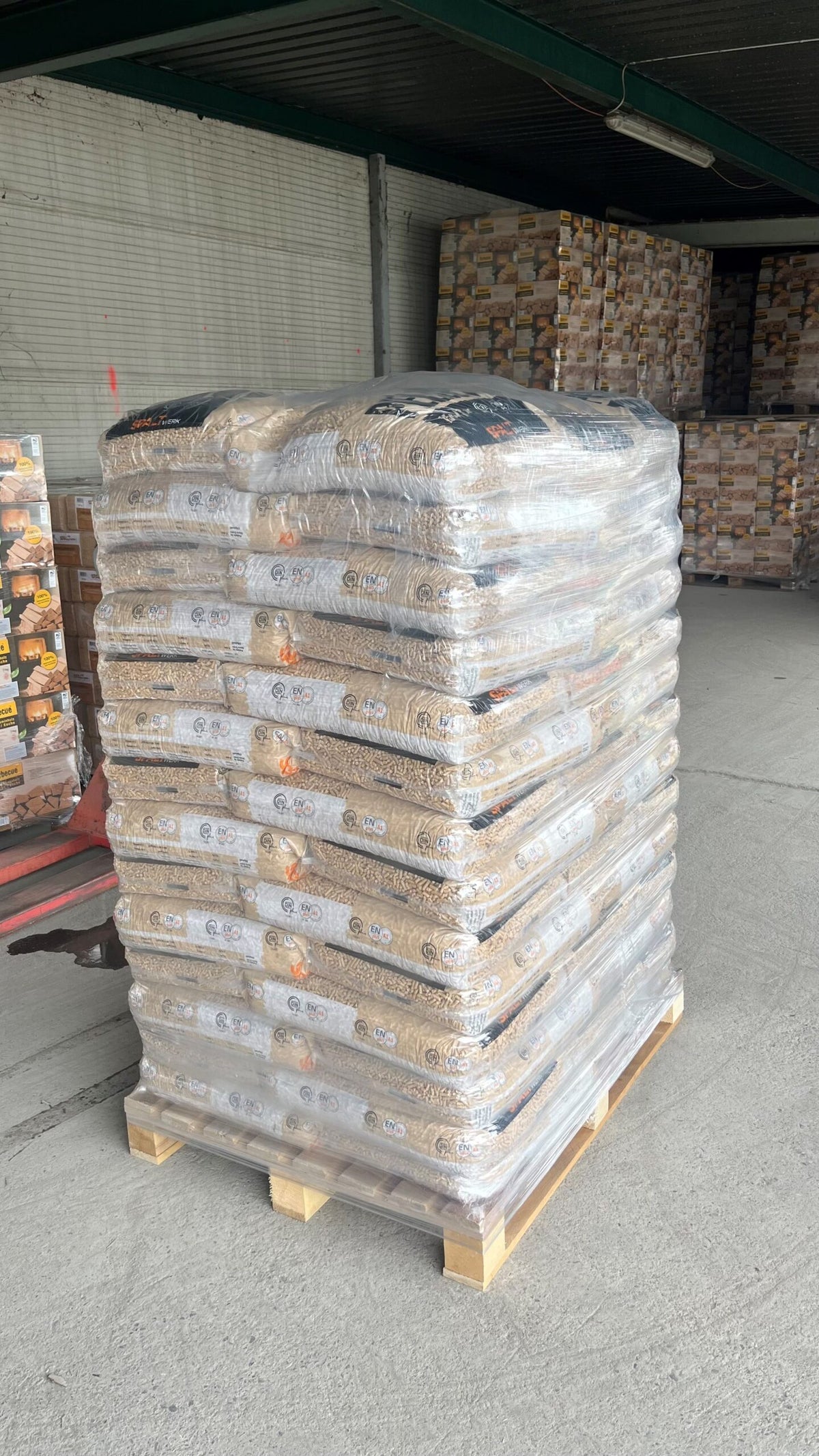 ENplus A1 Holzpellets – Palette gestapelt und foliert